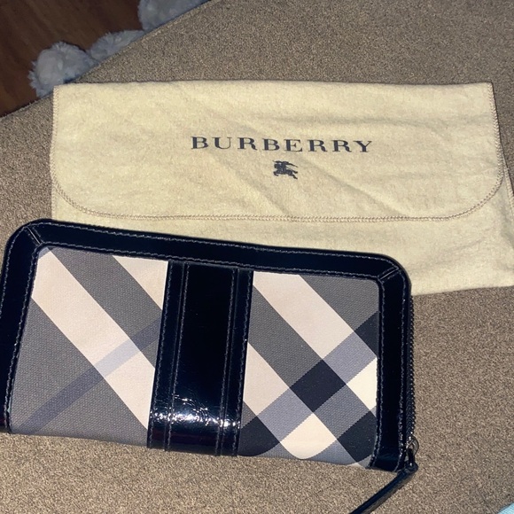 Burberry Black and Gray Checkered Wallet